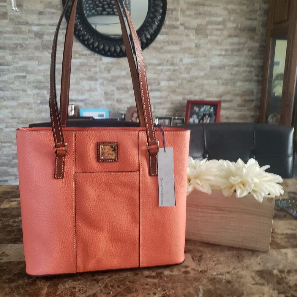 DOONEY AND BOURKE-CORAL SMALL LEXINGTON